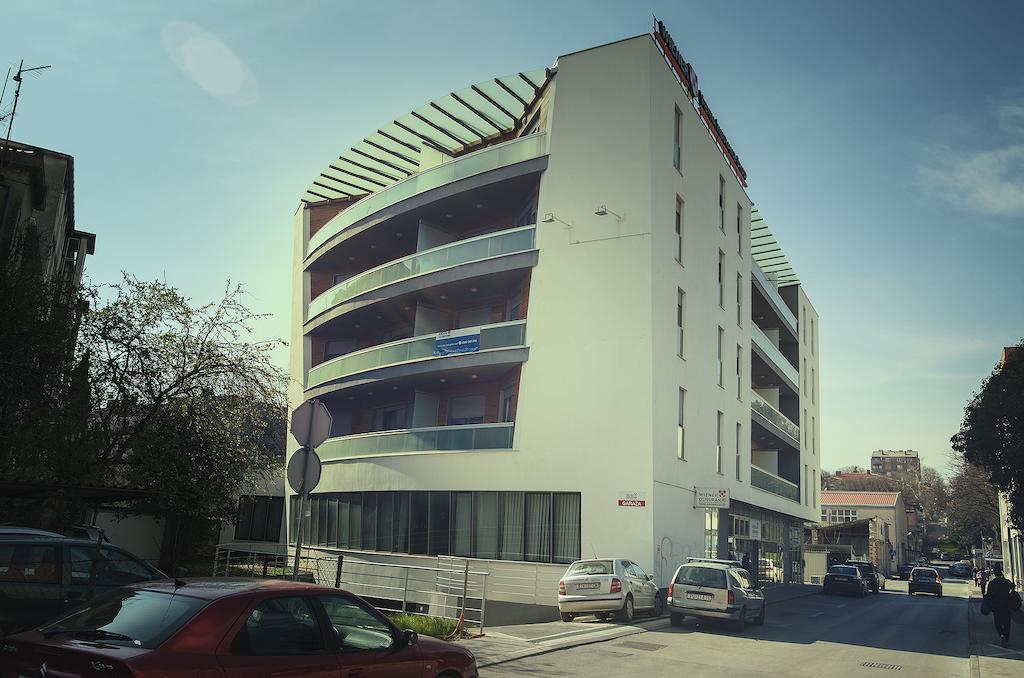 Pula City Business Apartments Esterno foto